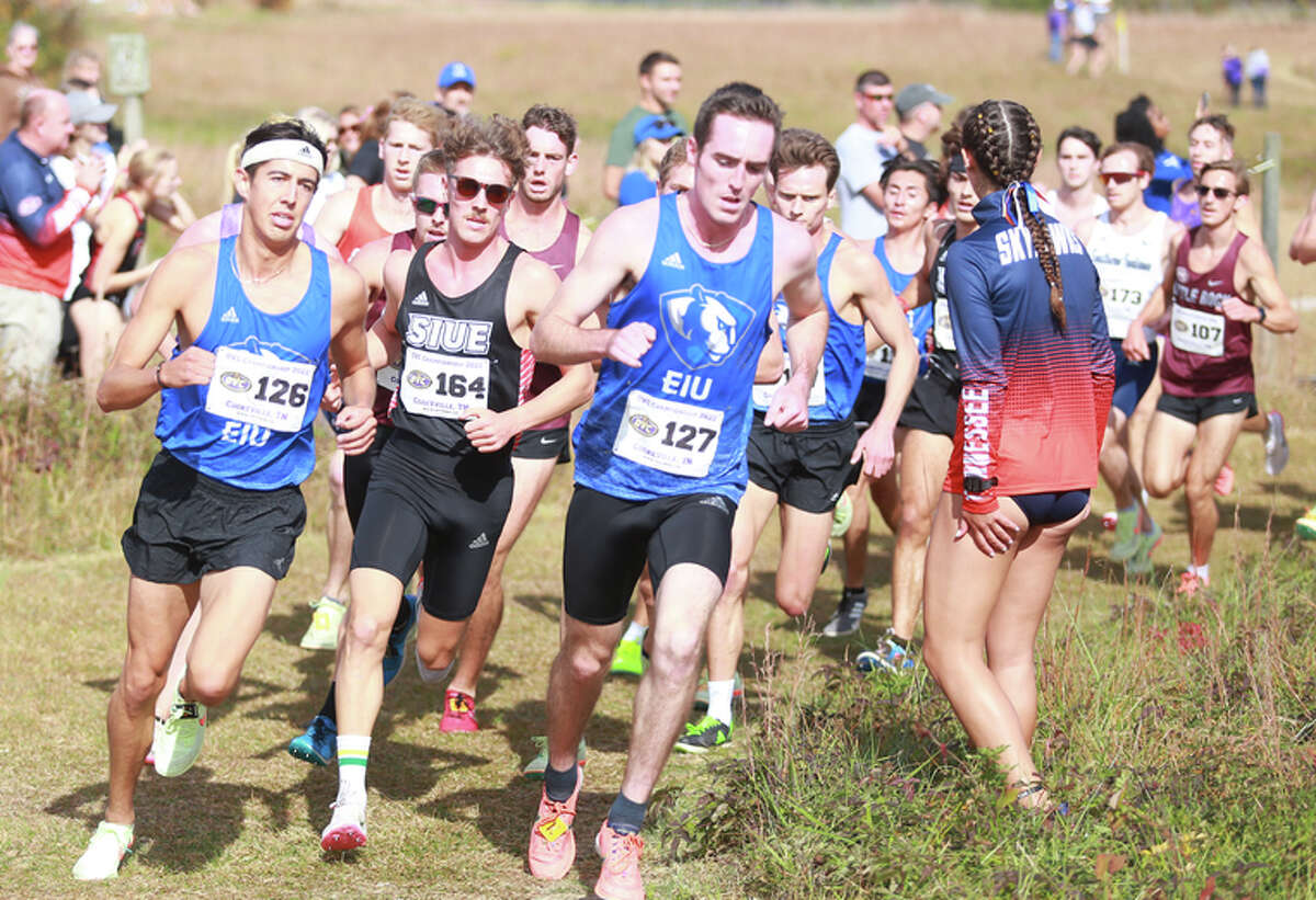 SIUE's Roland Prenzler is in front of a pack at the Ohio Valley Conference Meet.