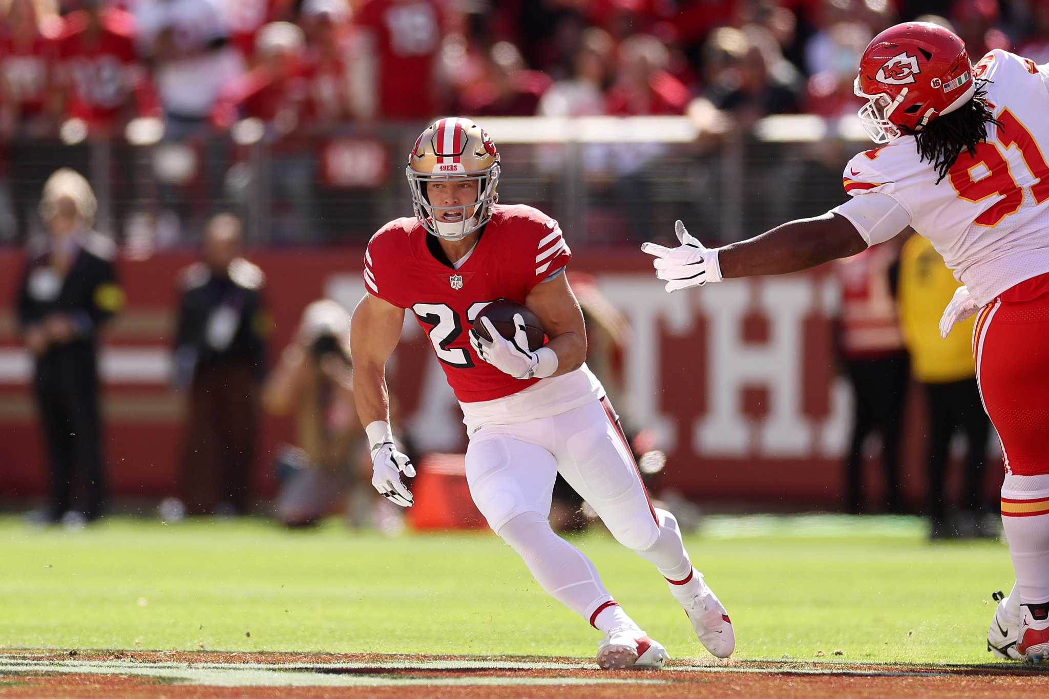 Christian McCaffrey of the San Francisco 49ers catches the ball for a  News Photo - Getty Images