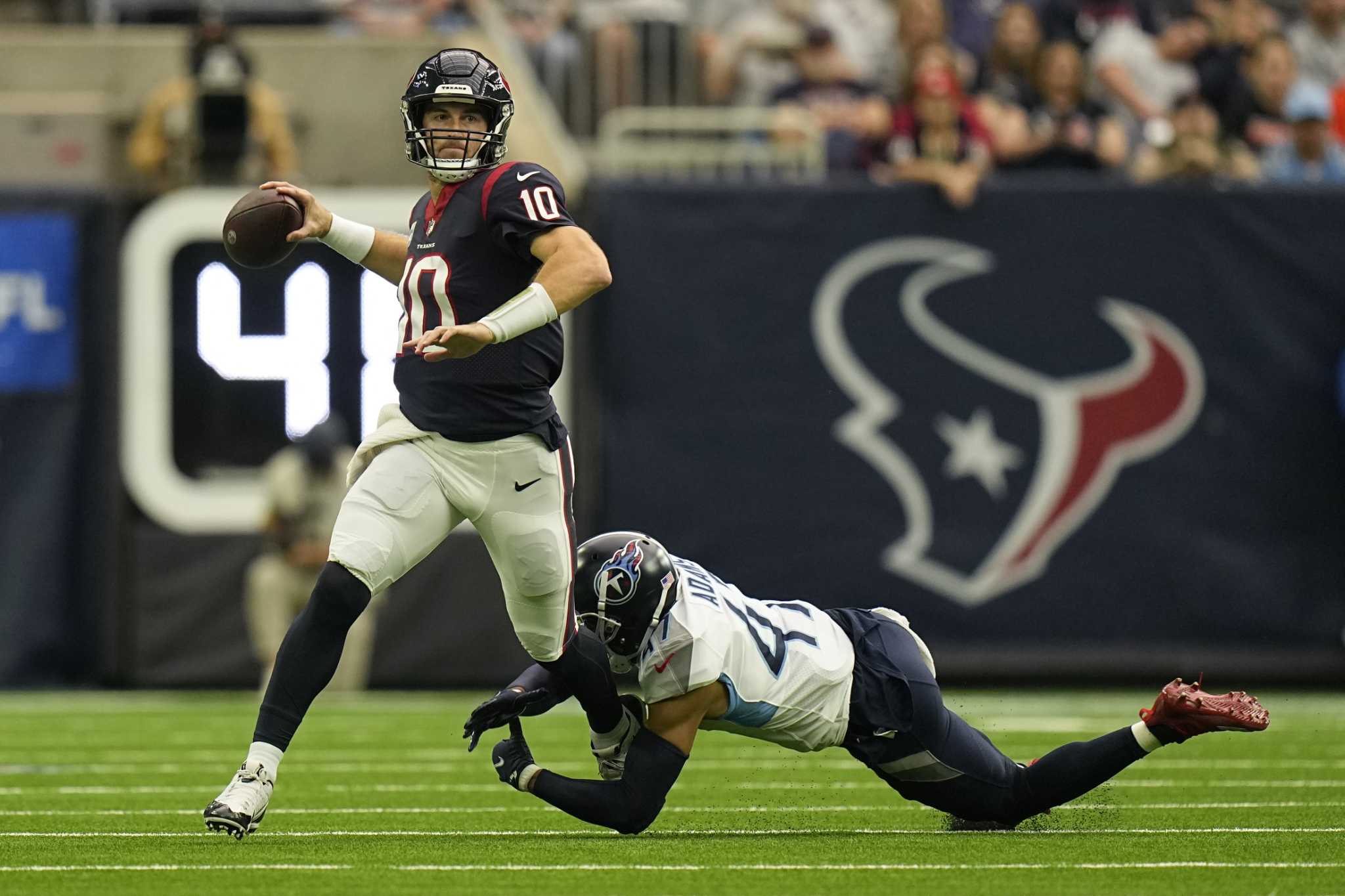 Houston Texans: Texans hope to play spoiler to Henry, Titans