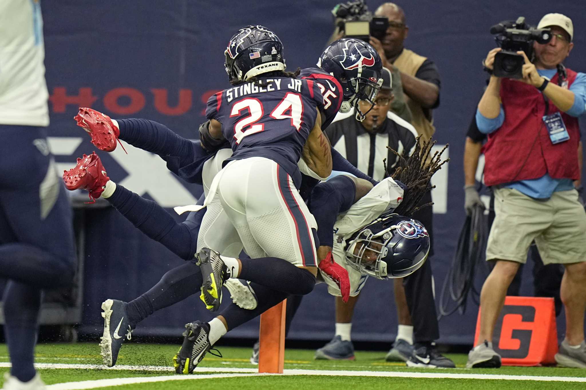 Houston Texans: Tennessee dominates in all areas in 17-10 win