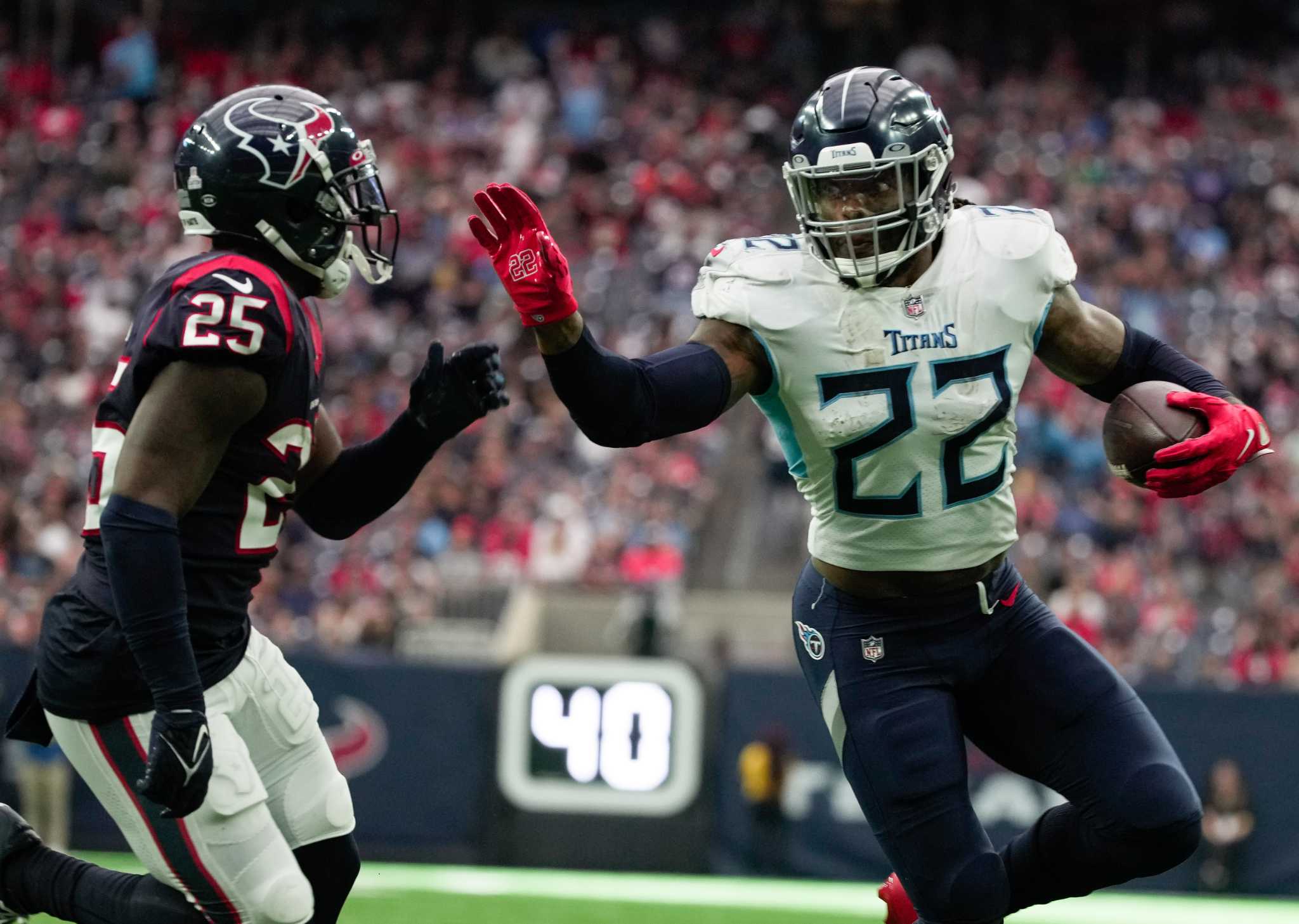 Tennessee Titans linebacker David Long Jr. (51) lines up in