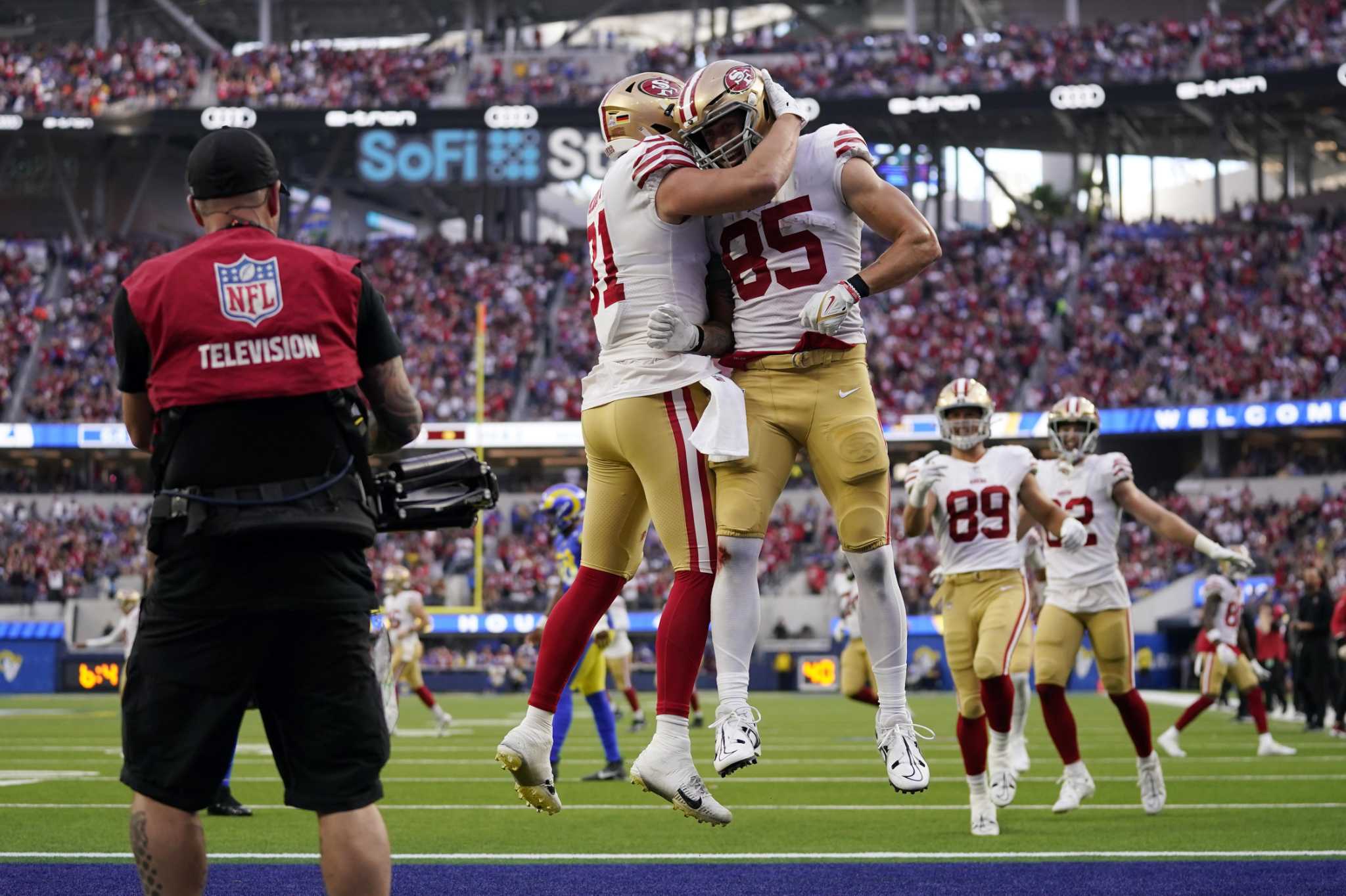 NFL Monday night: 49ers defense smothers Rams 