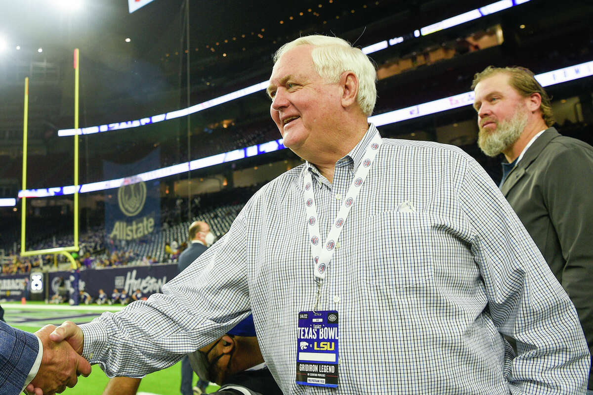 Wade Phillips, shown here on the sidelines of the Kansas State-LSU Texas Bowl on Jan. 4, 2022 at NRG Stadium, is the head coach of the XFL's Houston Roughnecks.