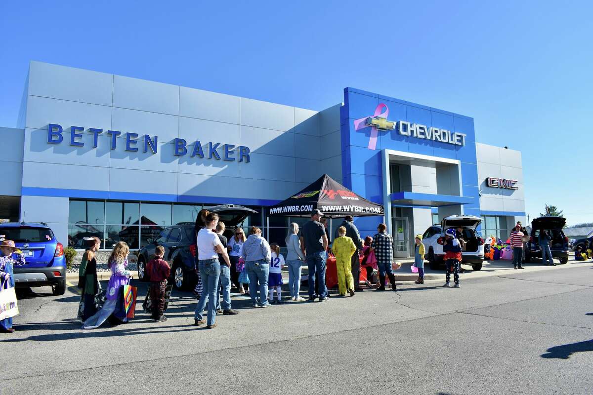 Betten-Baker Chevrolet of Big Rapids hosted a Halloween-themed trunk or treat event for locals in the area on Saturday, Oct. 29. 