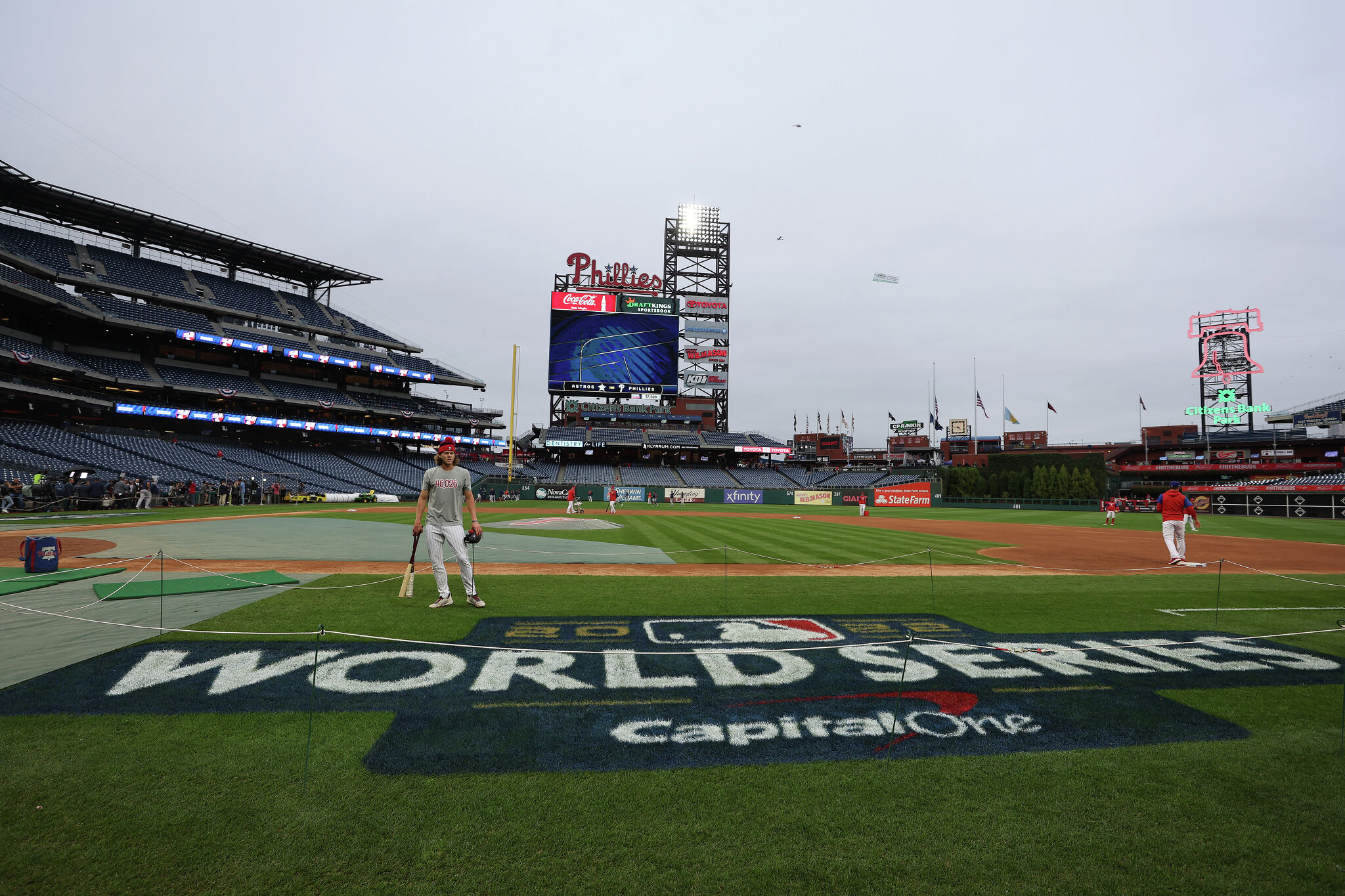 World Series rainout, Astros-Phils to play Game 3 Tuesday