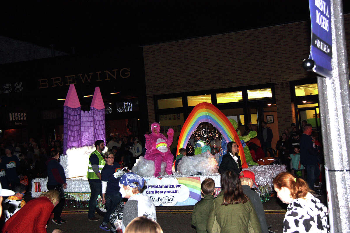 Crisp Edwardsville Halloween Parade takes audience Back to 80s with 80