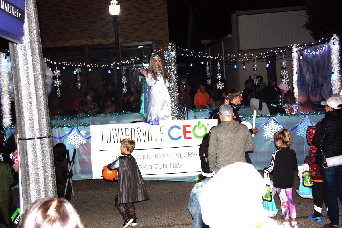 Crisp Edwardsville Halloween Parade takes audience Back to 80s with 80