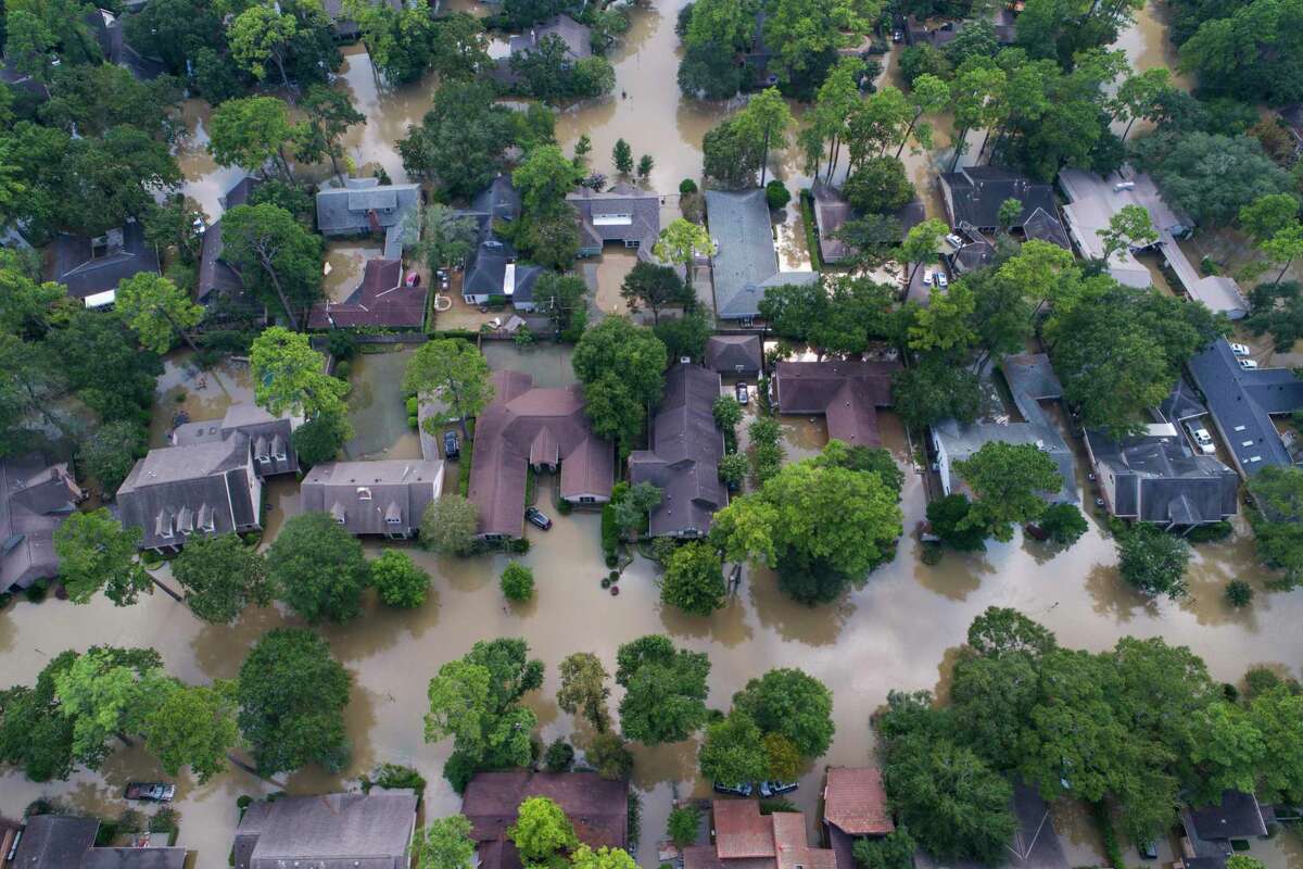 Story photo for Hurricane Preparedness Week: What to put in a hurricane emergency kit.