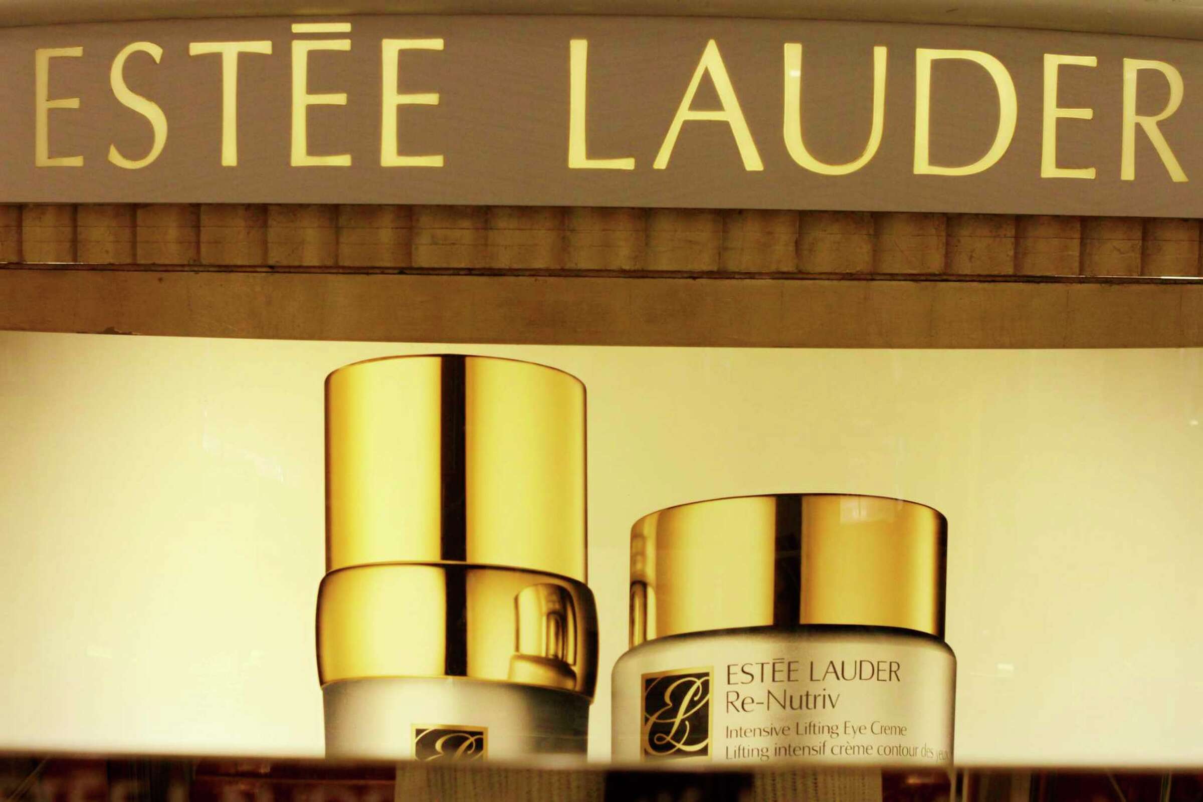 Can Billionaire Nelson Peltz Save Estee Lauder (EL) Stock