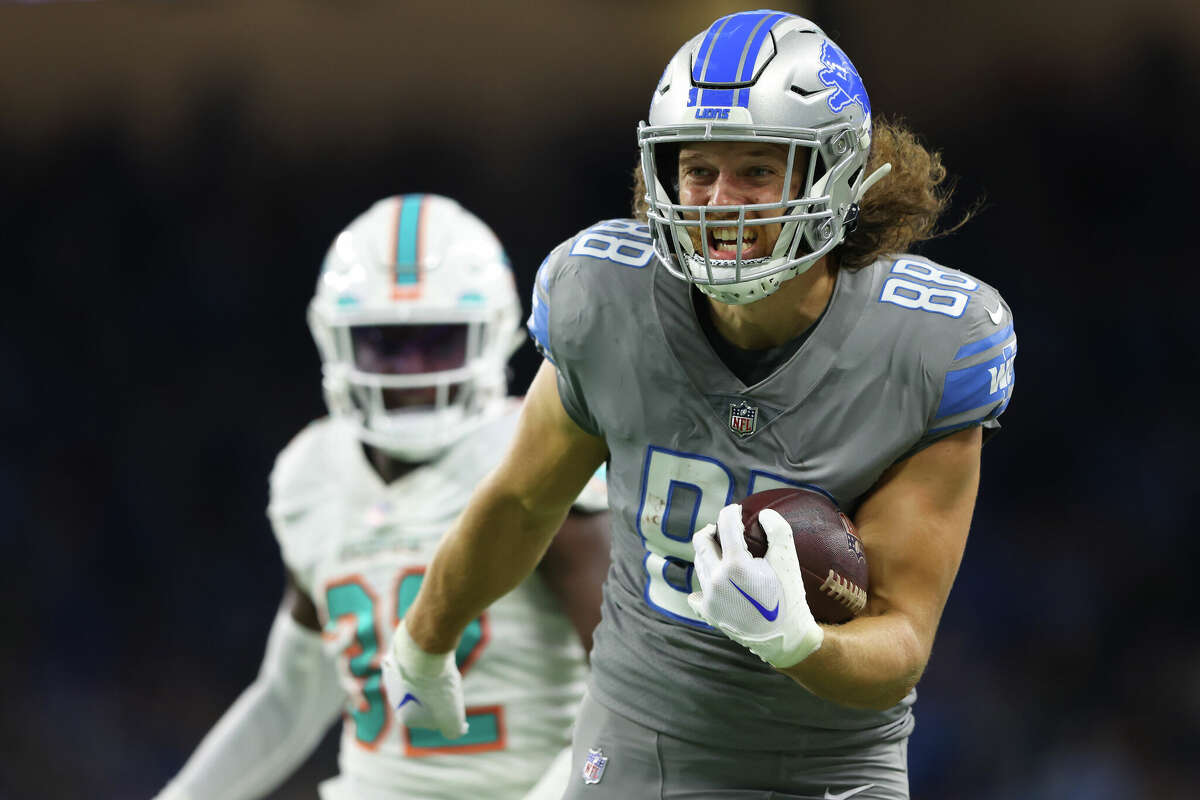 Lions' T.J. Hockenson Out for Season 