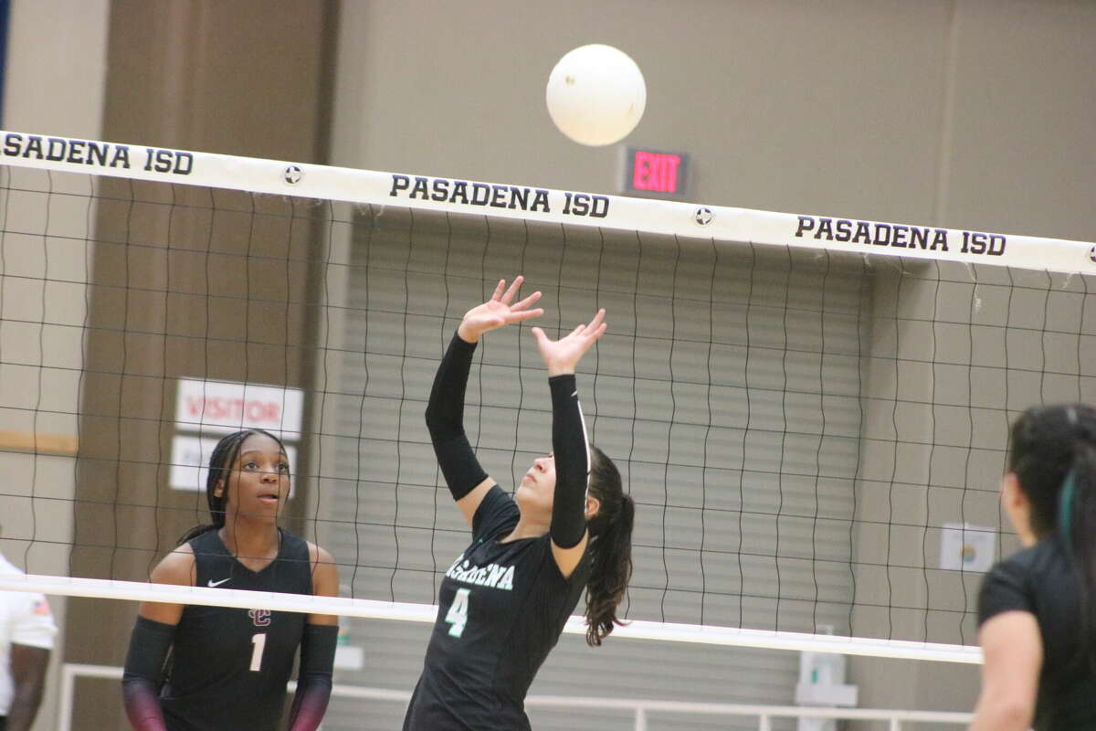 Pasadena ousted from volleyball playoffs by Summer Creek
