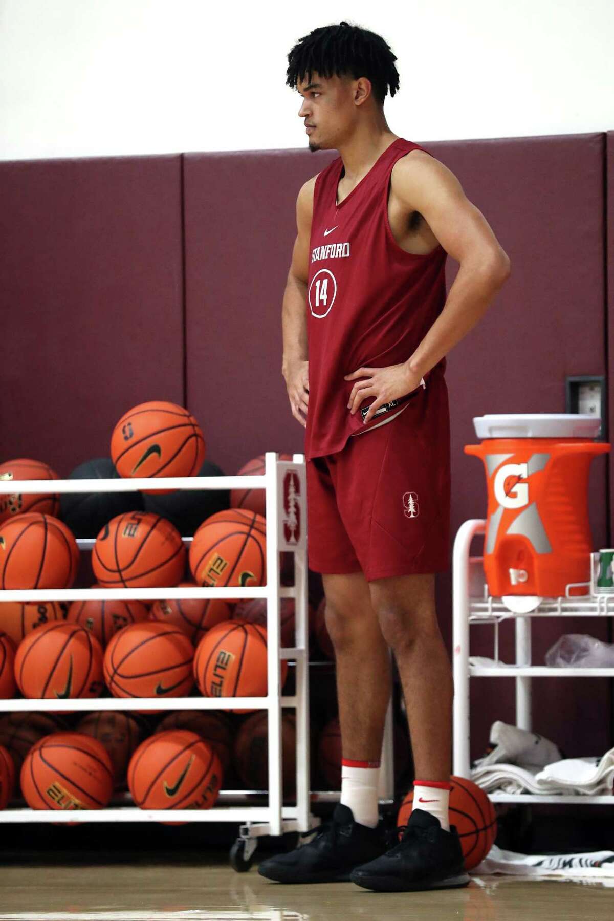 Stanford Men’s basketball’s Spencer Jones (14) during practice in Stanford, Calif., on Wednesday, November 2, 2022.