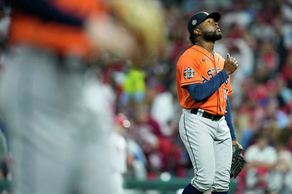 KPRC2 / Click2Houston - Let's go Astros⚾👏 Cristian Javier and Astros  bullpen hold the Phillies hitless, only 2nd no-hitter in World Series  history!!!