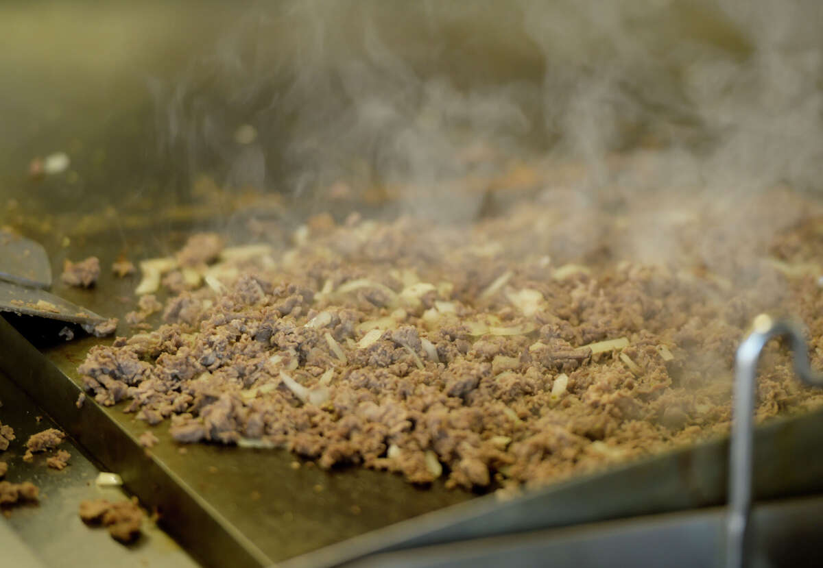 Houston spot gives away Philly cheesesteaks for World Series