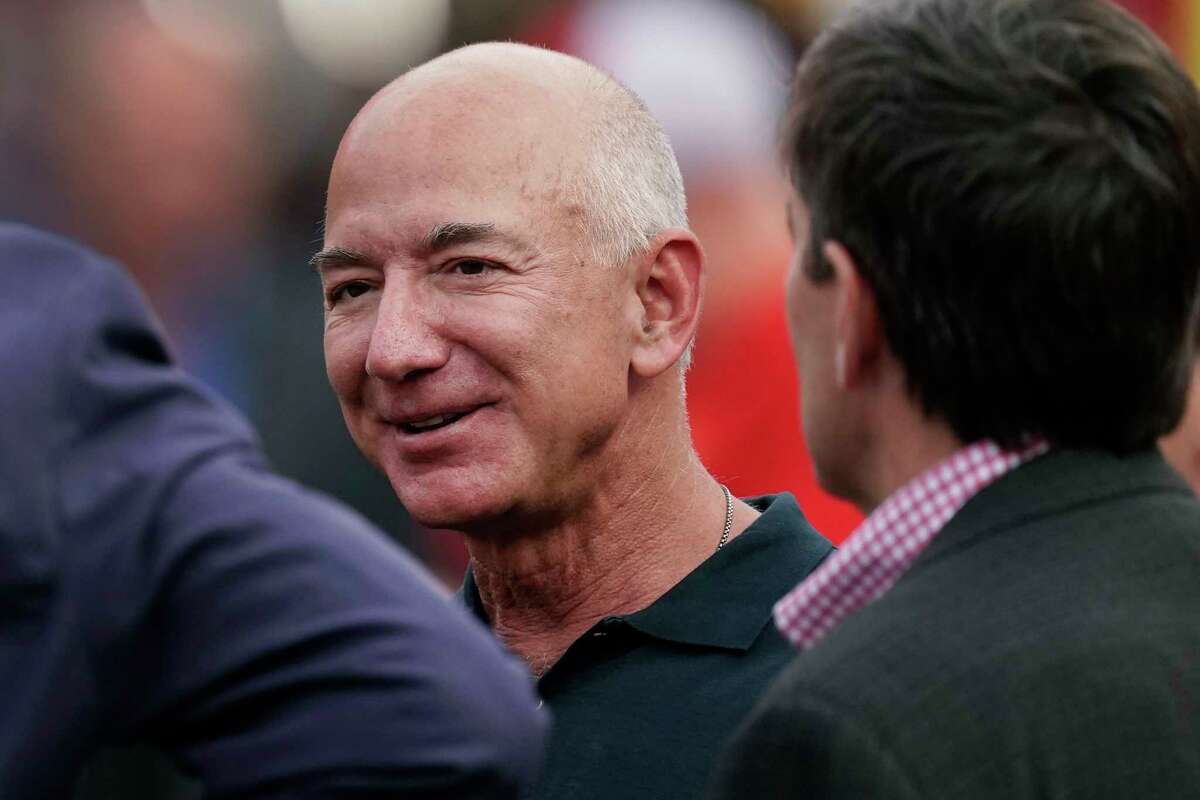 Jeff Bezos Plans to Give Most of His Fortune to Charity