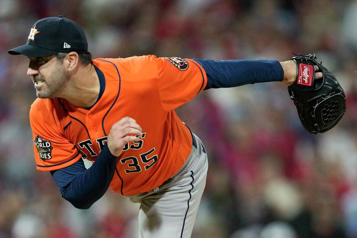 Verlander gets World Series win, Astros lead Phillies 3-2