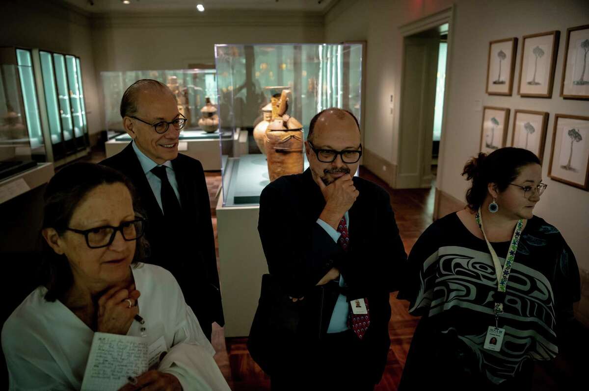 400 golden works of Indigenous Colombian art fill new MFAH cases