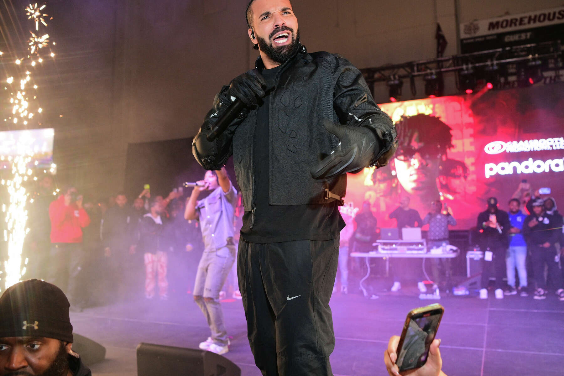 Drake snubs San Antonio in new song's Texas shoutout