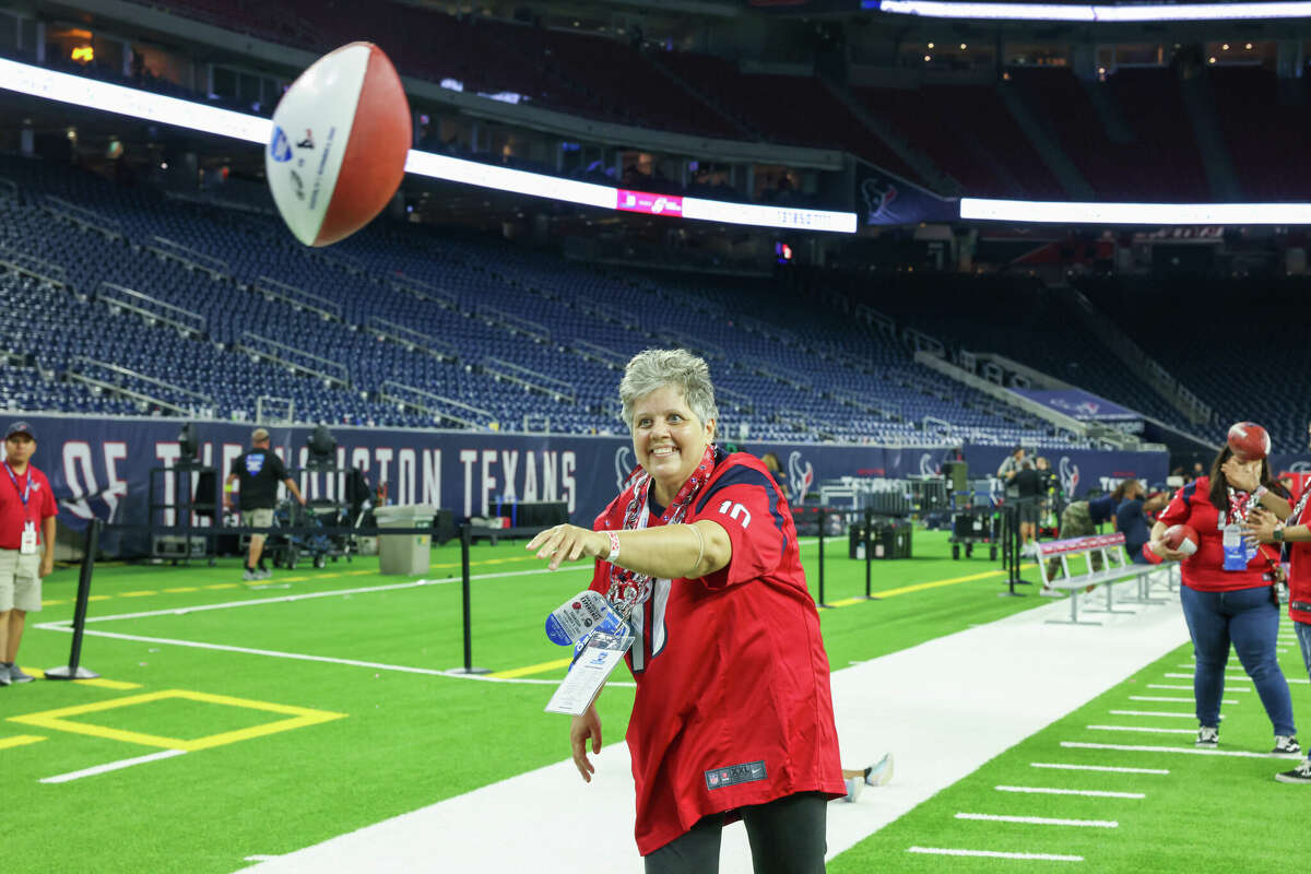 What it's like being an  VIP at Eagles-Texans game