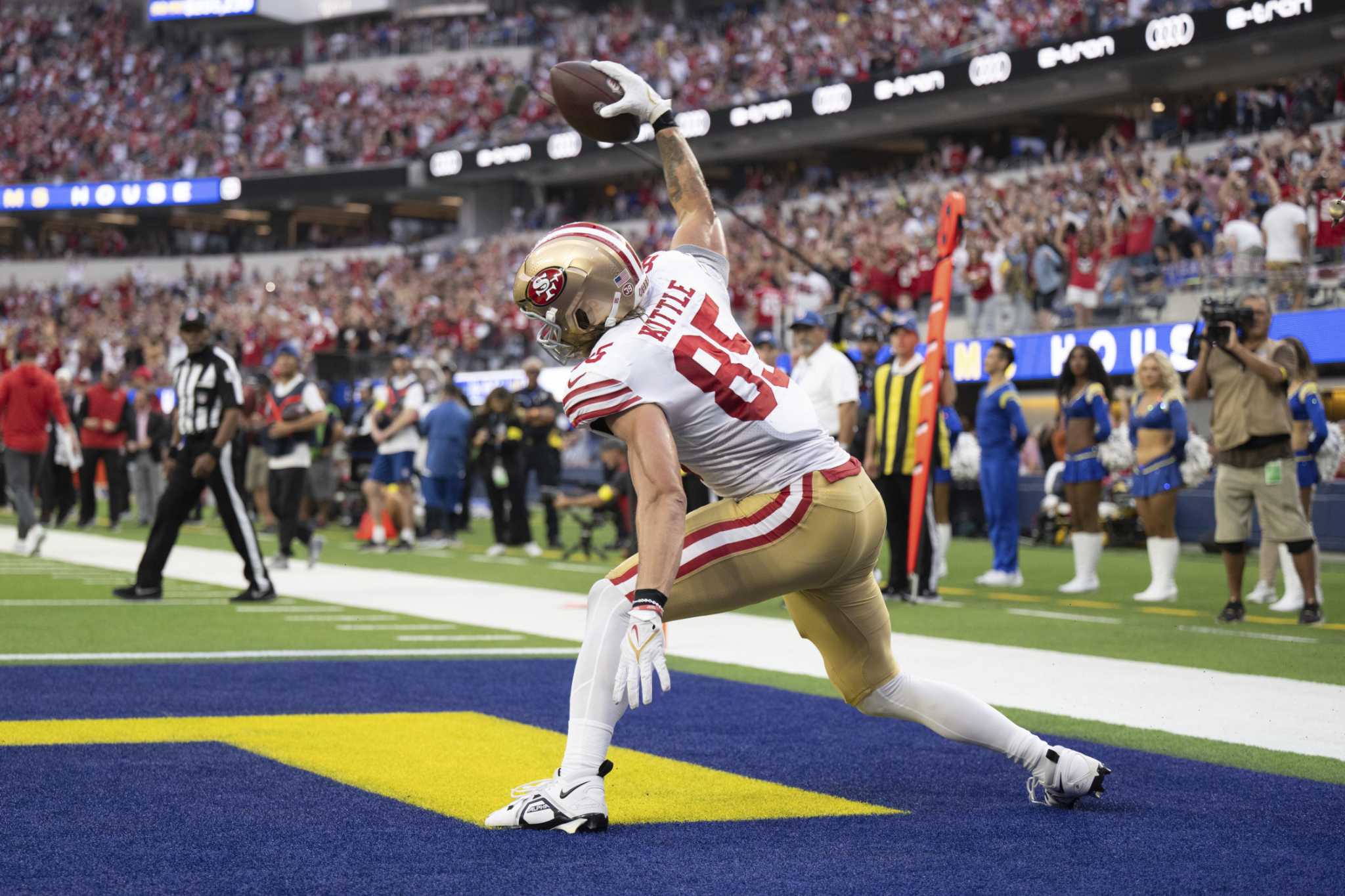 49ers Are An Inconsistent Mess Eight Games In Can They Clean Up Their Act 