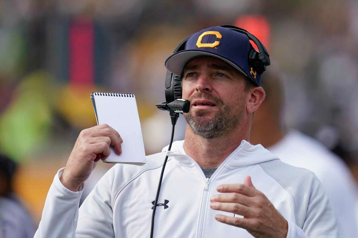 California head coach Justin Wilcox watches during the second half of an NCAA college football game against Oregon in Berkeley, Calif., Saturday, Oct. 29, 2022. (AP Photo/Godofredo A. Vásquez)