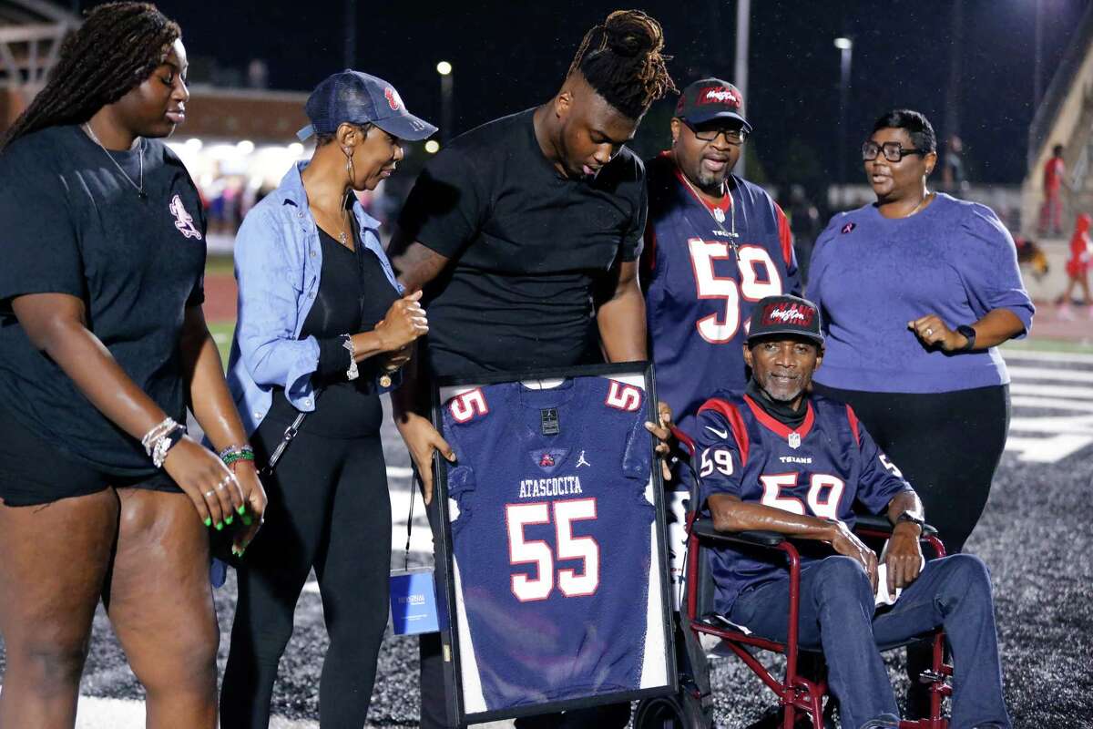 Texans rookie Kenyon Green's jersey retired by Atascosita High School