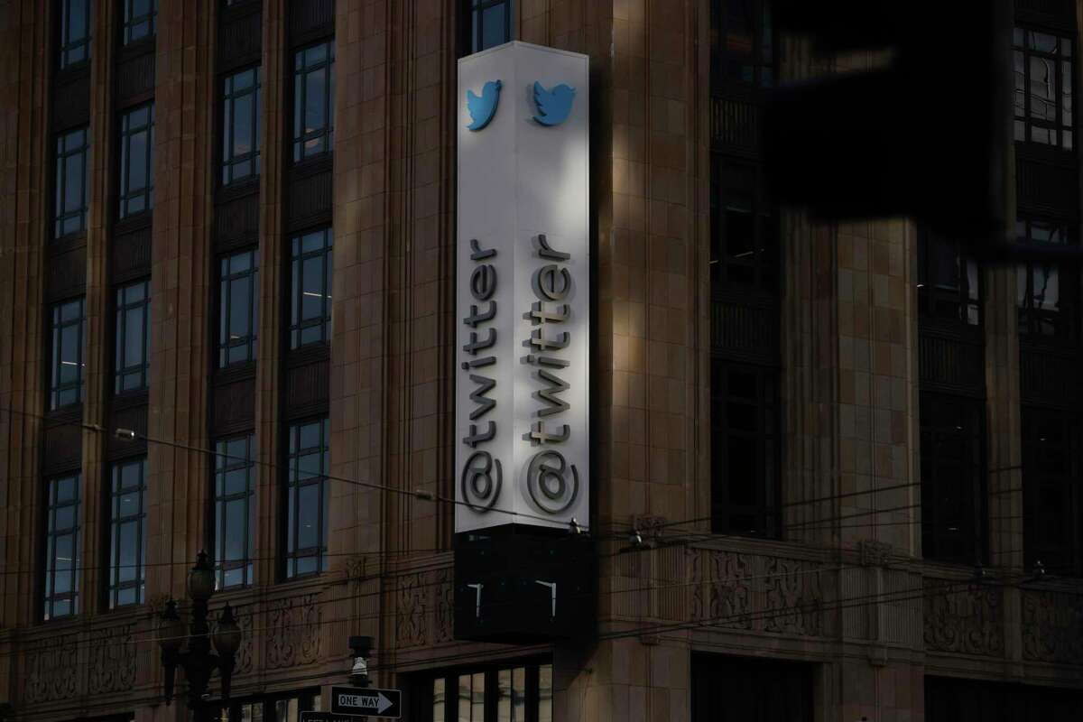 根据政府文件，Twitter在旧金山裁员784人，在圣何塞裁员106人，在圣莫尼卡裁员93人。