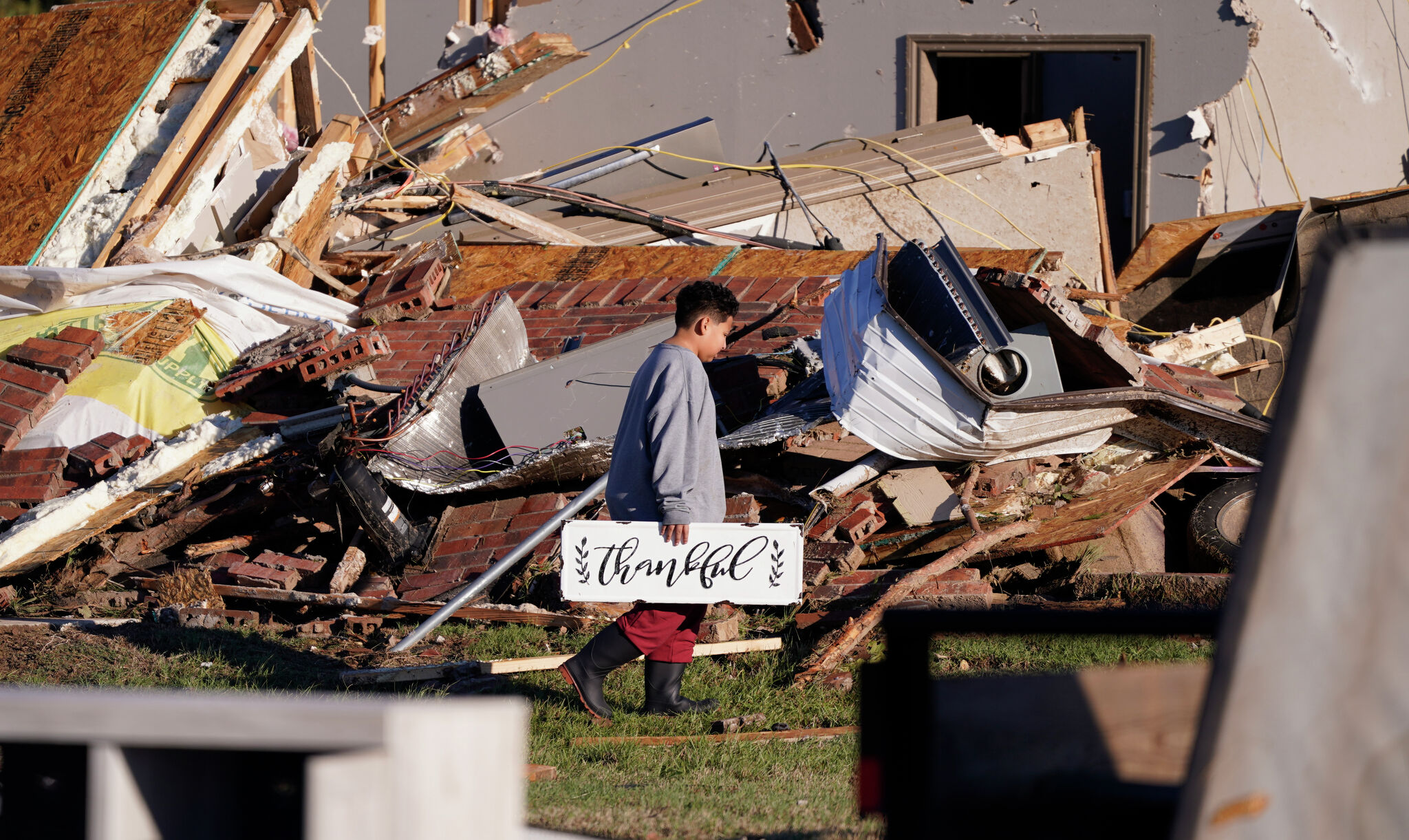 Video shows shocking Texas, Oklahoma tornado outbreak and aftermath