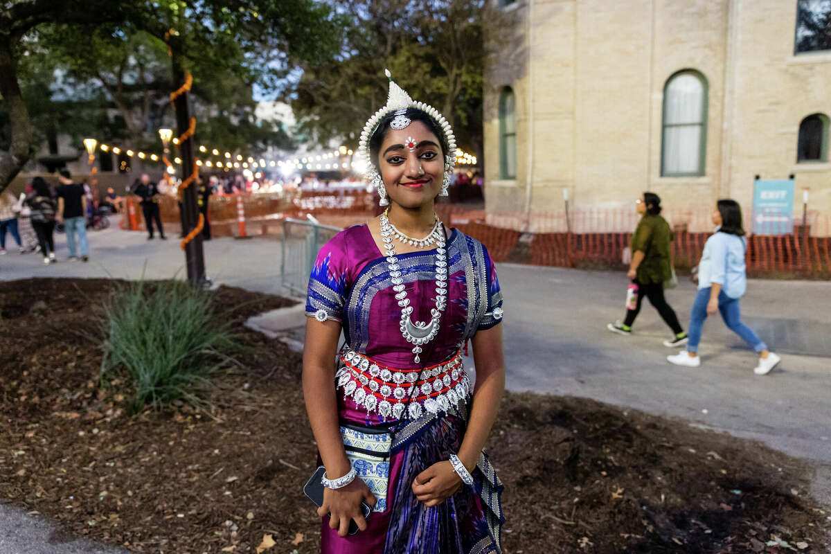 DiwaliSA 2022 lit up Hemisfair Park with over 2,000 floating diyas as the annual celebration offered live entertainment, cuisine's of India, and a variety of vendors selling handicrafts for all.