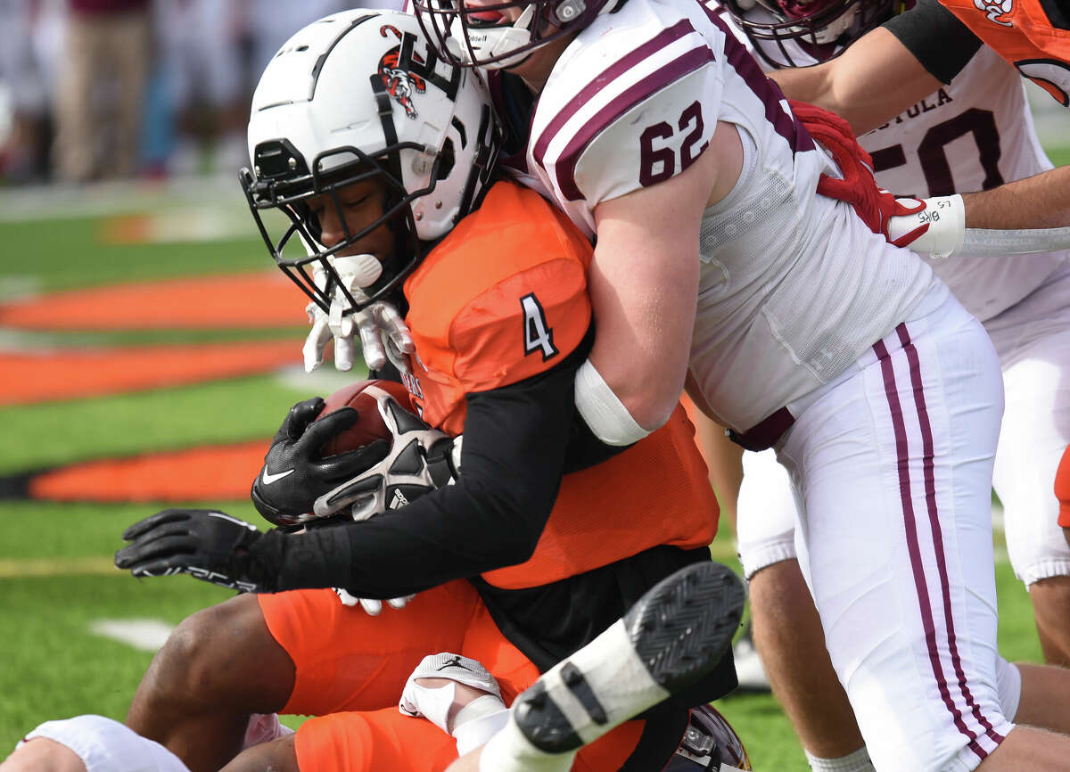 Loyola Academy runs over Edwardsville in Class 8A second round for