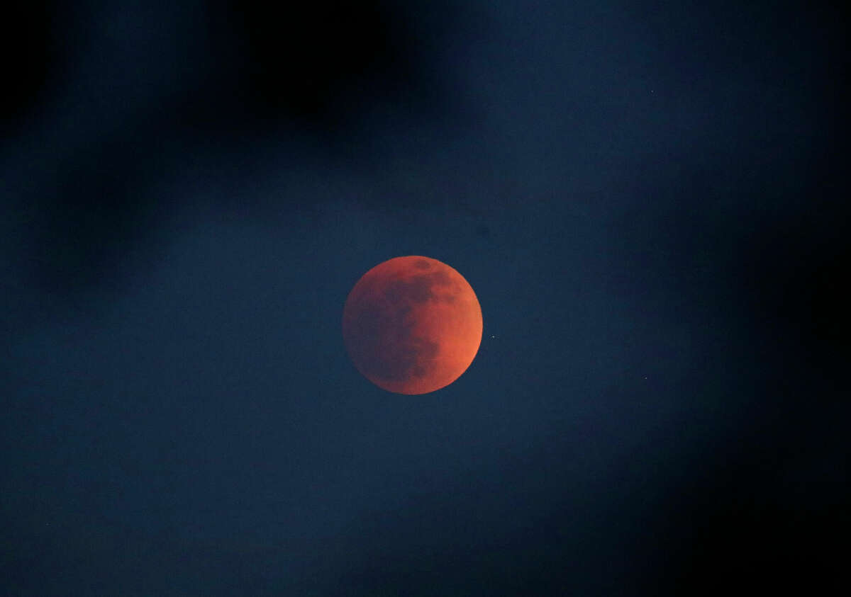 How to see the total lunar eclipse from the Bay Area