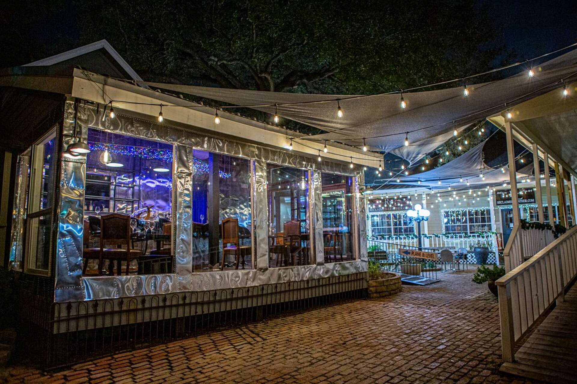 Patio restaurants and bars in Katy, Kingwood, other Houston suburbs