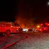 加州消防局发布了一张照片，照片上是周五晚上内华达县发生的一场房屋火灾。