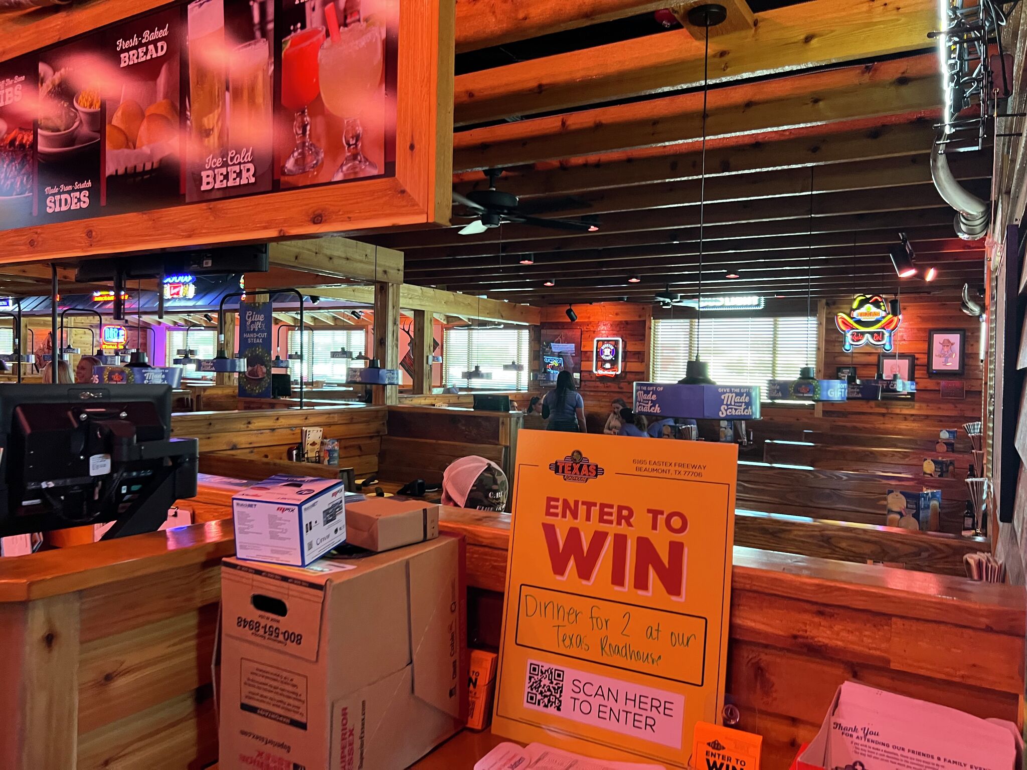 Beaumont Texas Roadhouse officially opens its doors