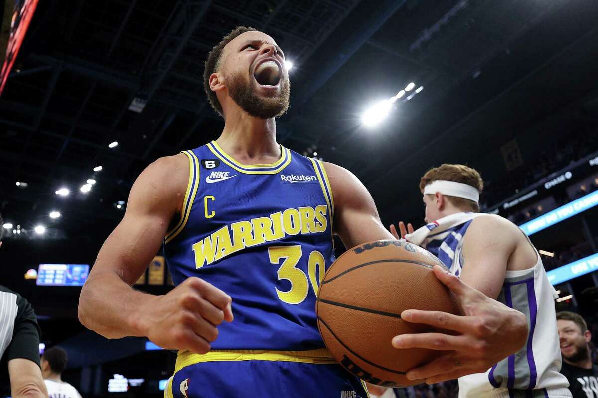 Prematuur vasthouden geluid Stephen Curry ends Warriors' losing streak, drops 47 to top Kings
