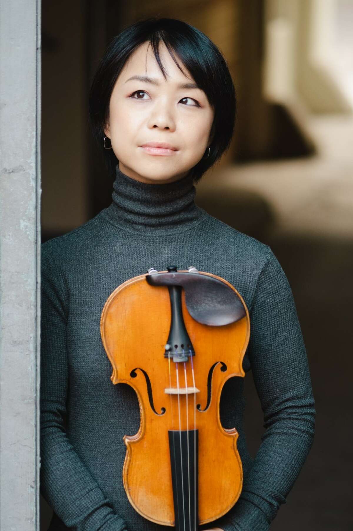 violinist Mari Lee