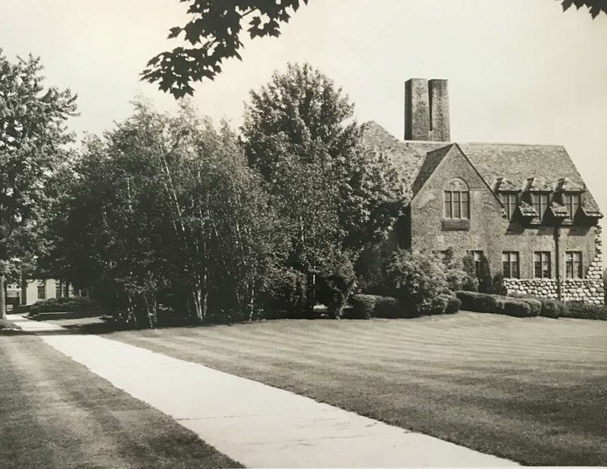 Throwback Day Hotel, Baird Oil Co.
