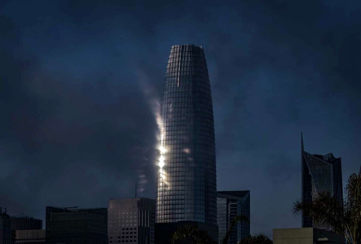 Salesforce大厦在旧金山市中心拔地而起。周二，Salesforce证实已经裁员了一部分员工。