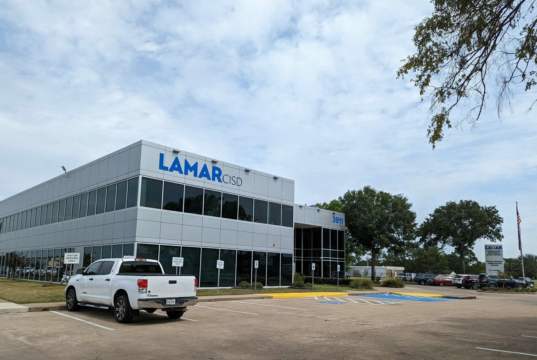 Lamar CISD to raise salaries for teachers, staff and substitutes