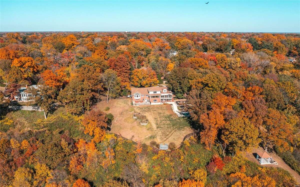 Real Estate 1.3 million home in Godfrey, Illinois comes with a wine