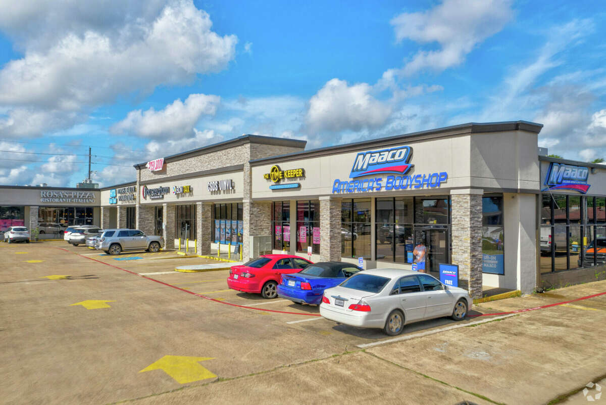 Partners Capital has acquired Mason Point Shopping Center, a 99,001-square-foot mixed-use warehouse and retail property at 510-514 South Mason Road and 535 Applewhite Drive in Katy.