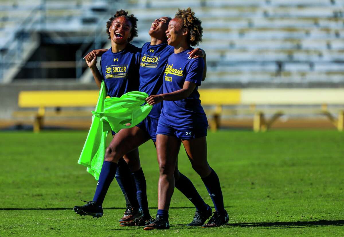 Constantly uprooted as kids, Cal's soccer twins now living on