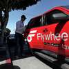 旧金山大都会运输管理局批准了一项为期一年的试点计划，允许飞轮出租车司机搭载优步乘客。