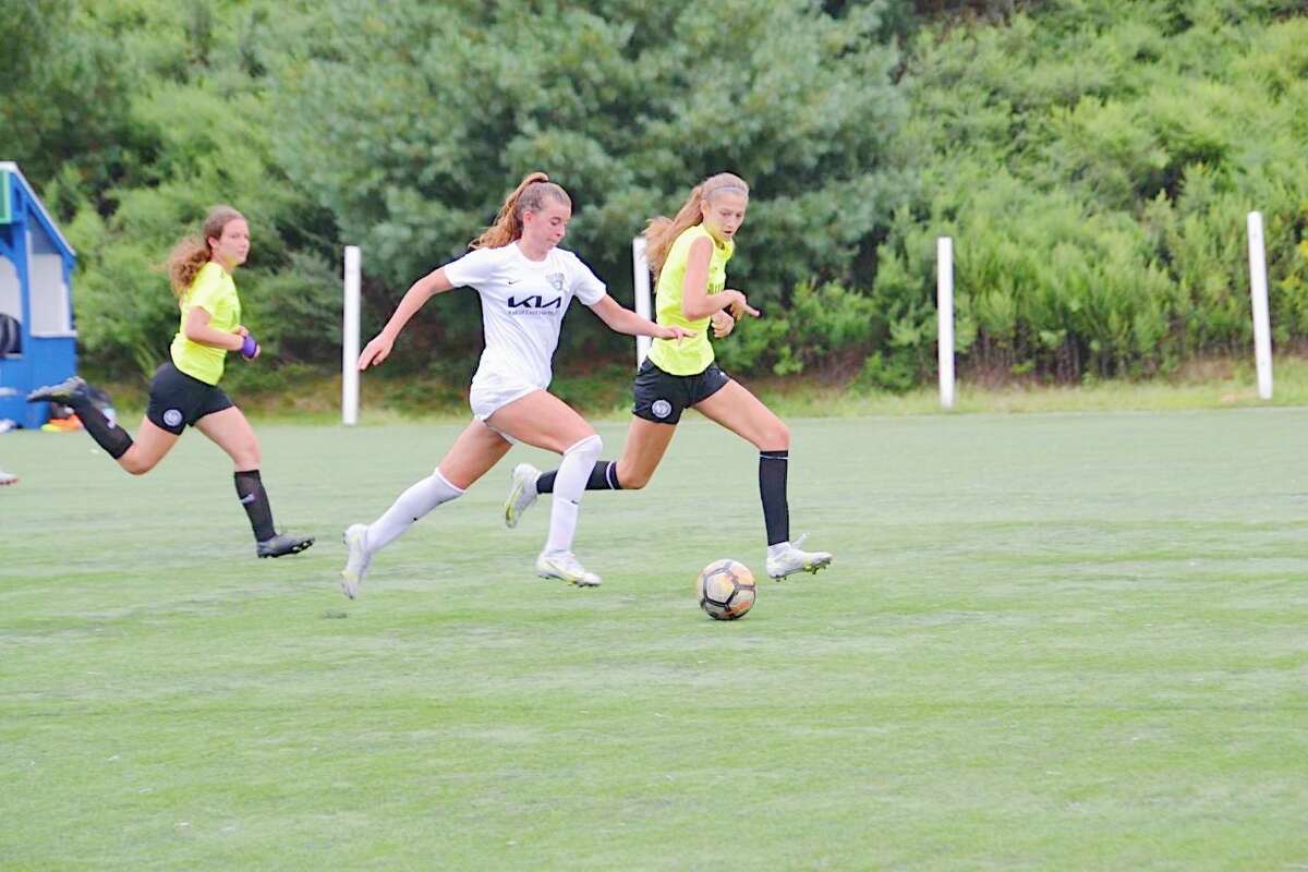 Cromwell's Mary Kate Sullivan to play soccer at Indiana University.