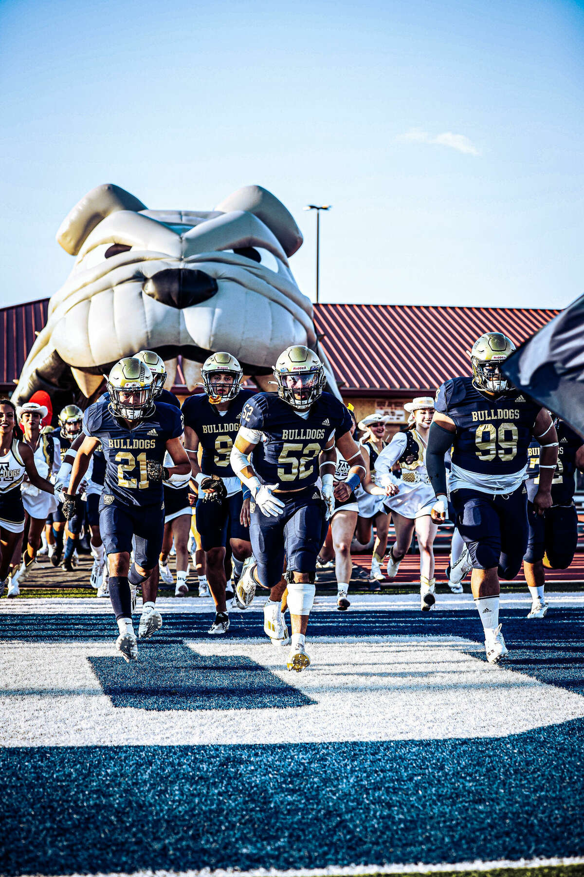 The Alexander Bulldogs will make their first playoff appearance since 2019 on Friday against San Antonio Brennan.