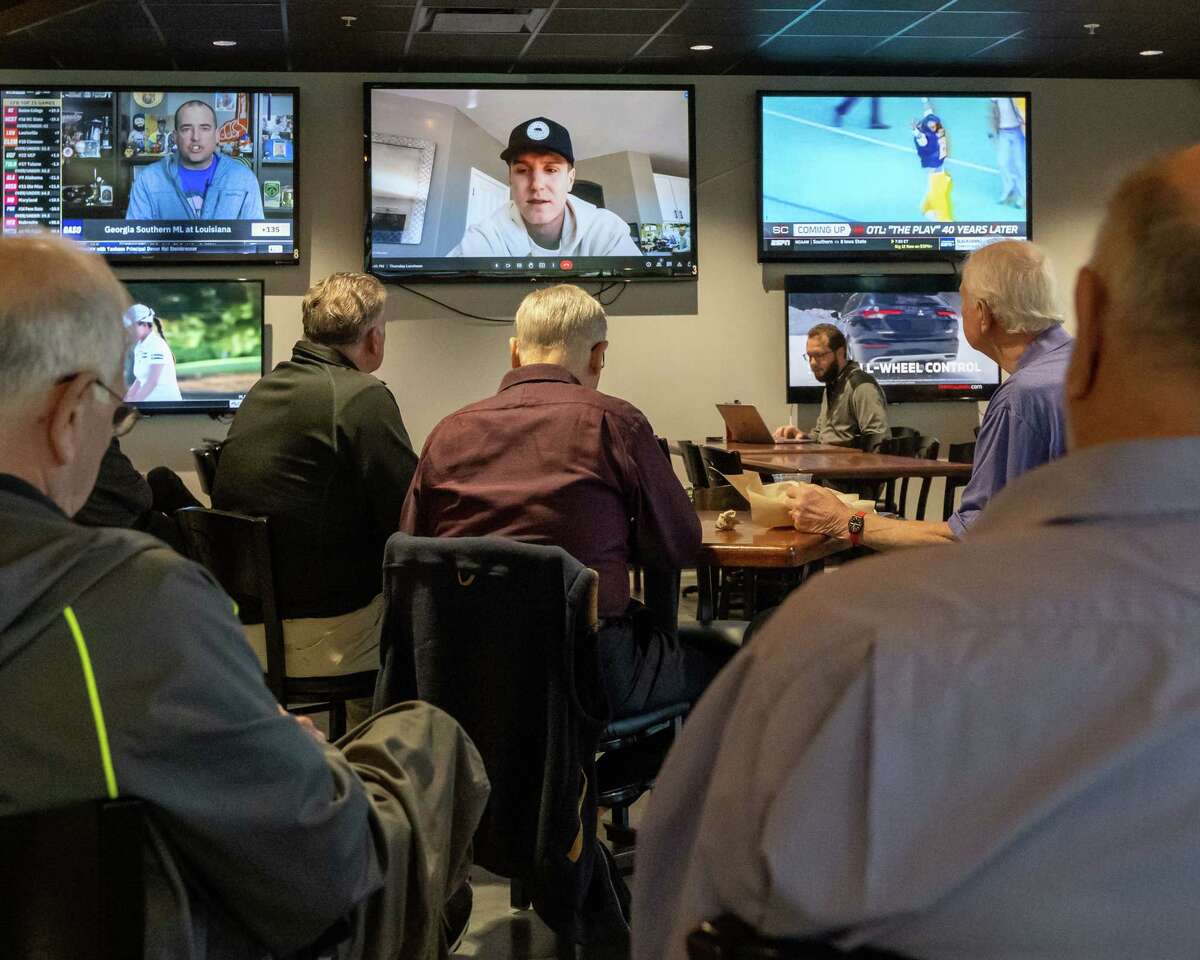 Kevin Huerter speaks at first Impact Athletic Center basketball luncheon
