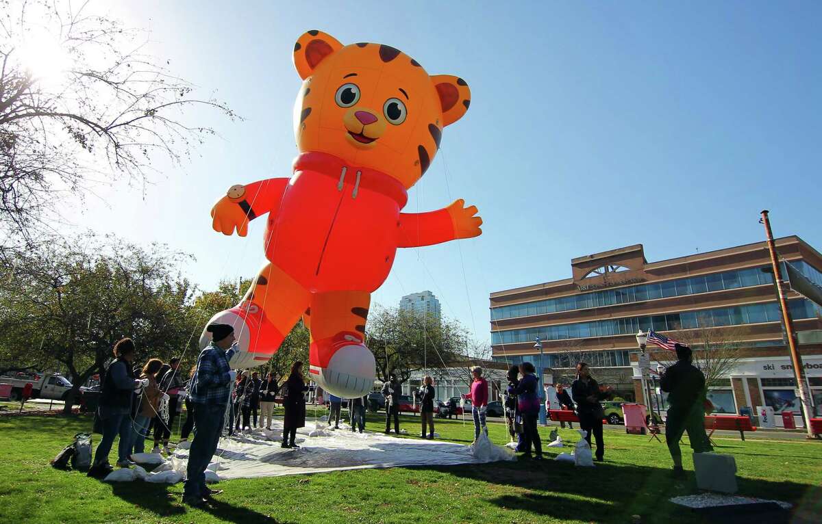 Volunteers learn to fly balloons for Stamford Thanksgiving parade