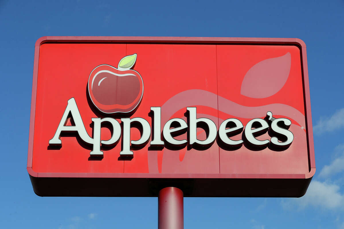 BLOOMSBURG, UNITED STATES - 2022/02/10: A view of an Applebee's restaurant sign and logo. (Photo by Paul Weaver/SOPA Images/LightRocket via Getty Images)