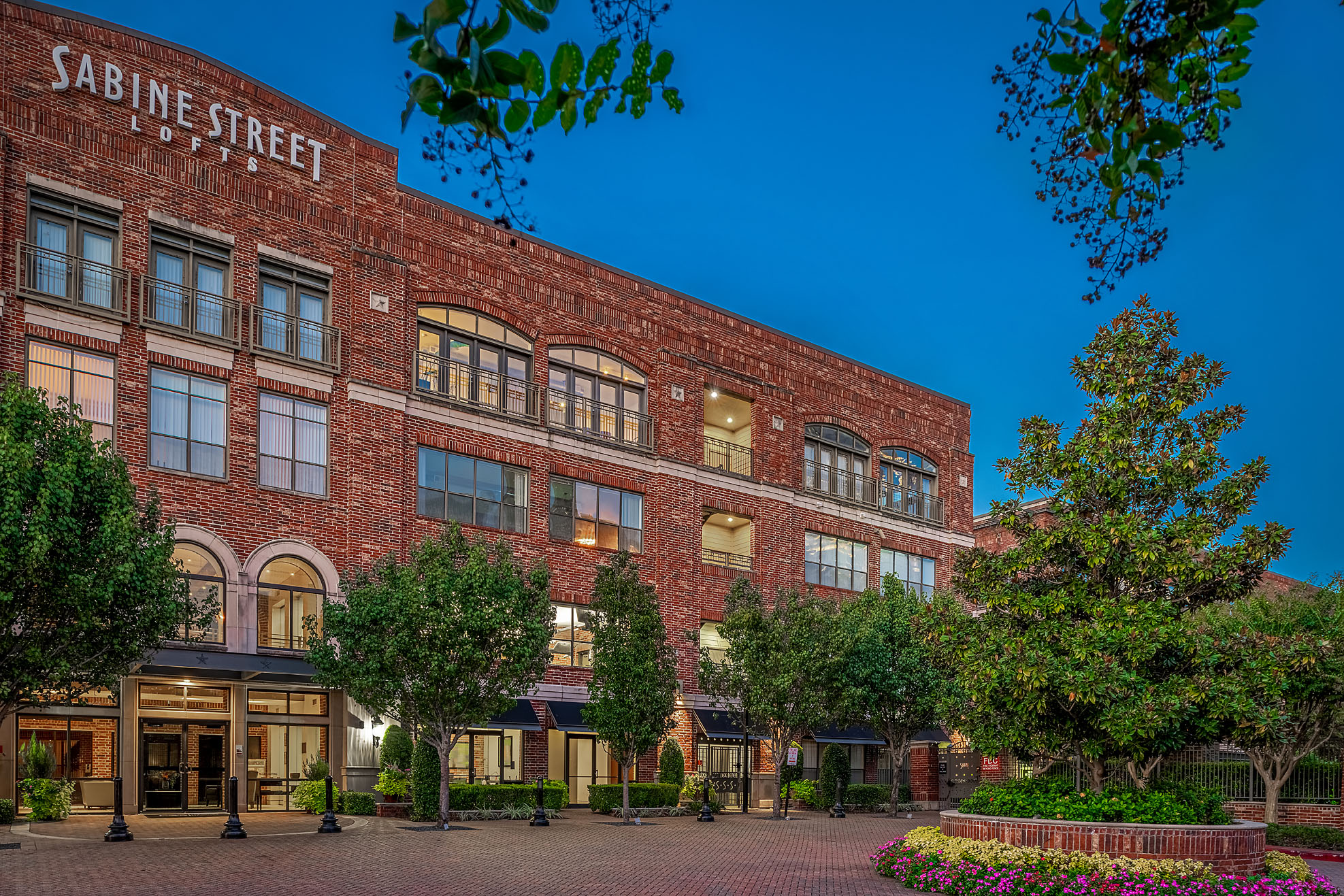 Midway joint venture acquires Sabine Street Lofts on Buffalo Bayou