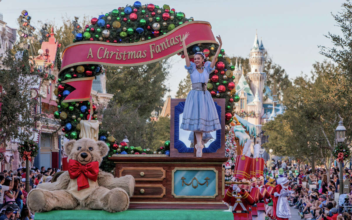 Top 7 things that make Christmas at Disneyland extra magical